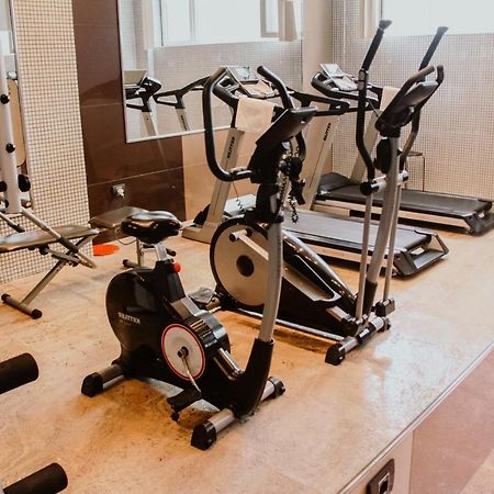 Iron Hotel Hokmeli Eksteriør bilde