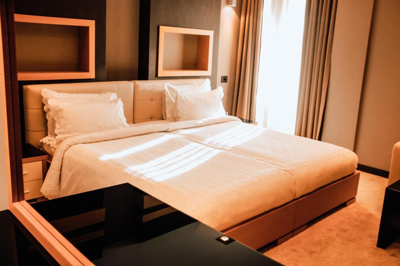 Iron Hotel Hokmeli Eksteriør bilde